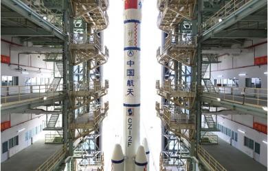 Trung Quốc phóng tàu Thần Châu 15 lên trạm vũ trụ